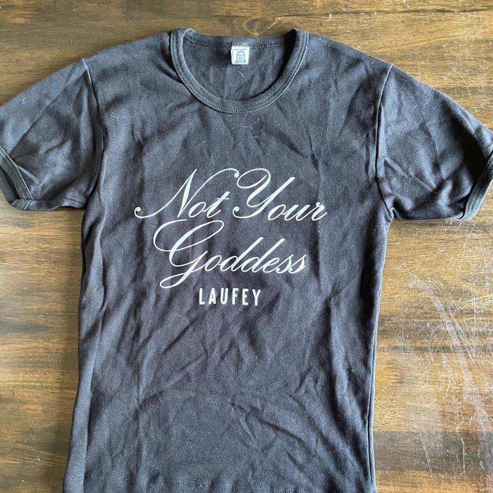 Laufey concert t-shirt